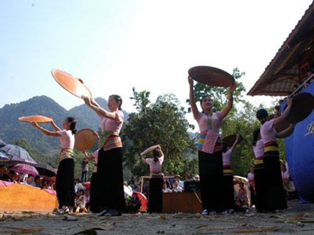 Ly kỳ câu chuyện xung quanh lễ hội Nàng Han ở xứ Mường - 3 Ly kỳ câu chuyện xung quanh lễ hội Nàng Han ở xứ Mường - 3