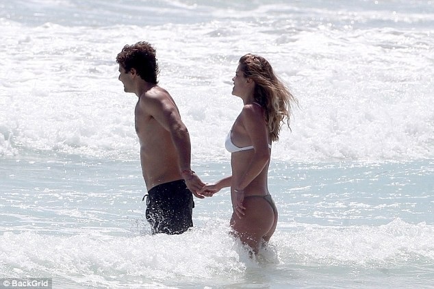 Nina Agdal hò hẹn với "phi công trẻ" sau khi chia tay Leonardo DiCaprio - 10 Nina Agdal hò hẹn với "phi công trẻ" sau khi chia tay Leonardo DiCaprio - 10