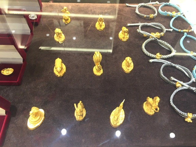 12 con giáp năm nay cũng được nhiều nhà vàng sản xuất, nhưng chó vàng được quan tâm nhiều hơn.