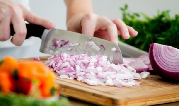 Lí do bạn lại “khóc” khi thái hành? - 1 Lí do bạn lại “khóc” khi thái hành? - 1