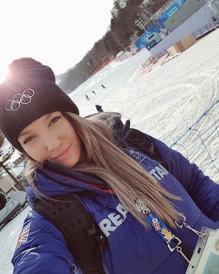 Những "bóng hồng" xinh đẹp đã toả sáng tại Olympic mùa Đông - 4 Bốn năm sau chấn thương kinh hoàng tại Olympic Sochi, nữ vận động viên trượt truyết người Anh Rowan Cheshire đã xuất sắc trở lại với Olympic Pyeongchang 2018 và dáng vẻ xinh đẹp, tự tin của Cheshire lại thêm một lần khiến người hâm mộ “điên đảo”.