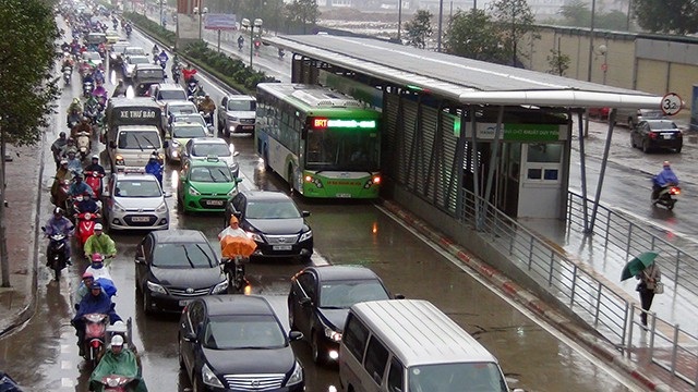 Hà Nội: Bất ngờ đề xuất cho xe chạy chung đường buýt nhanh - 1 Tuyến xe buýt nhanh BRT được Hà Nội đưa và hoạt động được hơn một năm