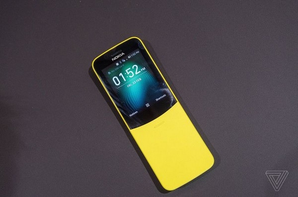 Điện thoại quả chuối huyền thoại Nokia 8110 bất ngờ được hồi sinh - 2 Điện thoại quả chuối huyền thoại Nokia 8110 bất ngờ được hồi sinh - 2