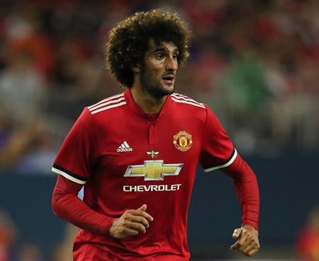 "Nửa kia" đầy nóng bỏng, quyến rũ của dàn sao MU - 4 … chàng tiền vệ tóc xù Fellaini