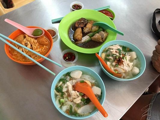 Trải nghiệm cái Tết xa nhà ở Kuala Lumpur - 5 Món phở có vị hơi chua và món ăn sáng nấu với cá đúng kiểu Malaysia.
