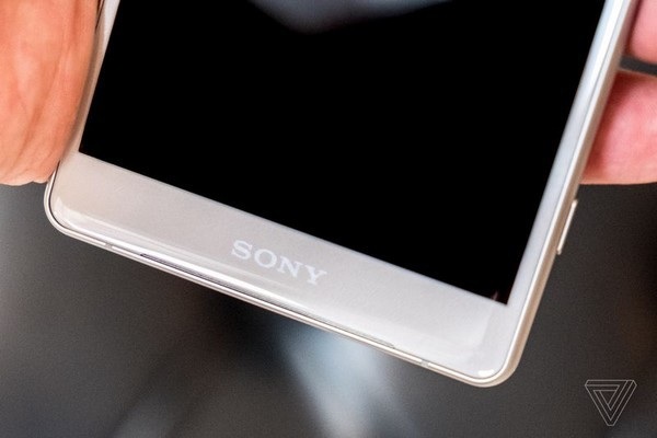 Sony ra smartphone cao cấp với thiết kế hoàn toàn mới tại MWC 2018 - 2 Viền màn hình trên sản phẩm đã được thiết kế mỏng hơn