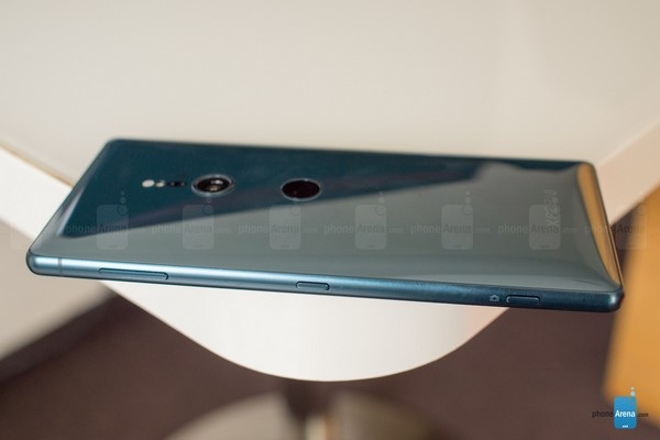 Sony ra smartphone cao cấp với thiết kế hoàn toàn mới tại MWC 2018 - 7 Sản phẩm vẫn được trang bị nút chuyên dụng để chụp ảnh