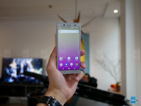 Sony ra smartphone cao cấp với thiết kế hoàn toàn mới tại MWC 2018 - 9 Màn hình 5-inch giúp sản phẩm phù hợp với những ai yêu thích smartphone màn hình cỡ nhỏ