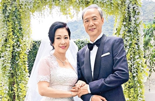 Cảm động chuyện tình của tài tử “Đạo soái Sở Lưu Hương” ở tuổi… 62 - 1 Ông Trần Vinh Tuấn và bà Ngô Hương Luân