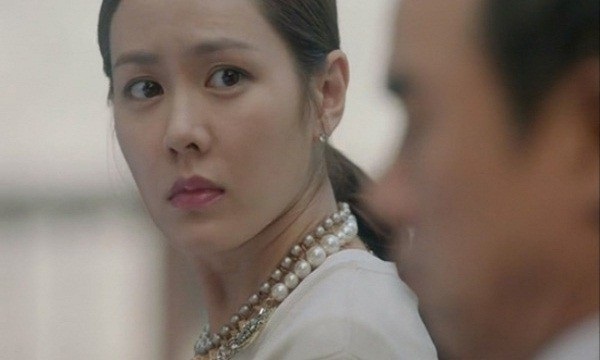 Mới đầu năm, nàng dâu đã suýt ngất bởi tuyên bố bất ngờ của mẹ chồng - 1 Tuyên bố của mẹ chồng khiến tôi chết lặng, chỉ biết nhìn chồng cầu cứu. (Hình minh họa)