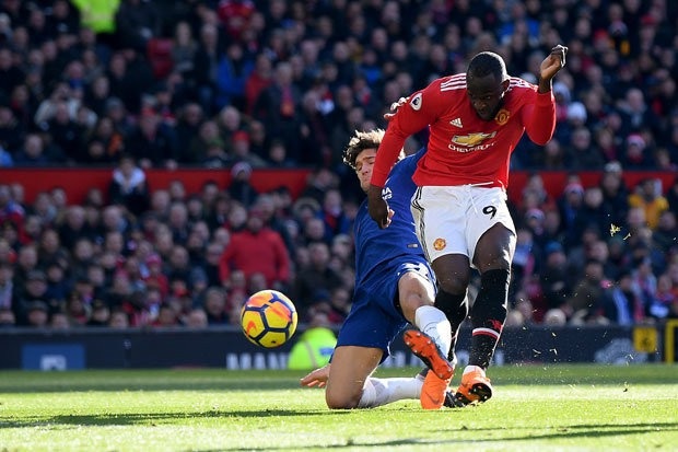 Lukaku là gương mặt nổi bật nhất của MU trong trận đấu với Chelsea