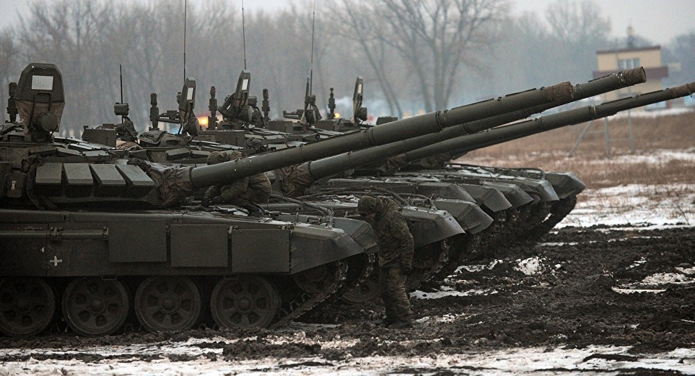 Xe tăng Nga “khoe” chiến thuật mới - 1
Các xe tăng T-72 B3 của Nga (Ảnh: Sputnik)