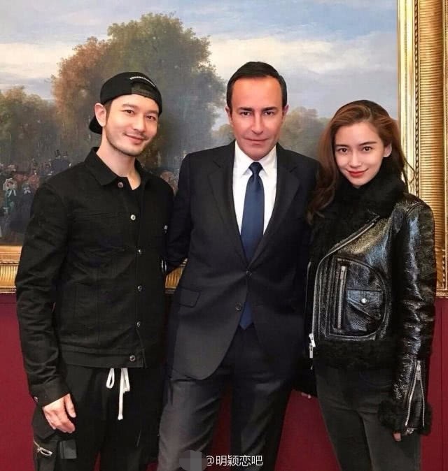 
Huỳnh Hiểu Minh rất cưng chiều vợ và luôn cố gắng dành thời gian bên cô khi không bận rộn với sự nghiệp riêng. Anh được khen là một trong những ông chồng đáng ngưỡng mộ nhất làng giải trí Hoa ngữ.
