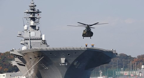 Nhật Bản bí mật thiết kế tàu khu trục Izumo để có thể triển khai F-35B - 1
Tàu khu trục lớp Izumo mới của Nhật Bản được bí mật thiết kế để phù hợp với hoạt động của máy bay đa nhiệm tàng hình thế hệ thứ 5, F-35B. Ảnh: Sputnik