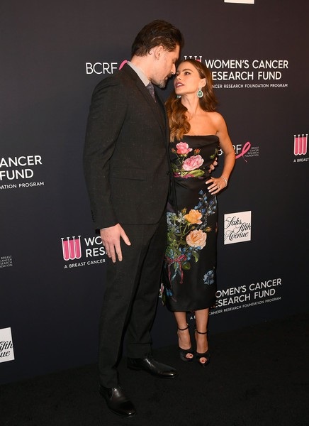 
Sofia thanh lịch và gợi cảm trong bộ váy xa hoa của Monique Lhullier
