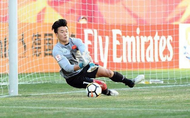 Bùi Tiến Dũng sai lầm tại AFC Cup: Sự khắc nghiệt của bóng đá chuyên nghiệp - 1 Thủ môn Bùi Tiến Dũng vẫn cần có thêm kinh nghiệm ở sân chơi chuyên nghiệp