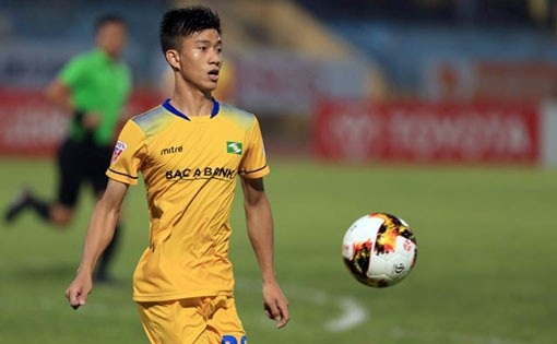Hai ngôi sao U23 Việt Nam lập công, SL Nghệ An dẫn đầu tại AFC Cup - 1
Tiền vệ Phan Văn Đức trong màu áo SL Nghệ An