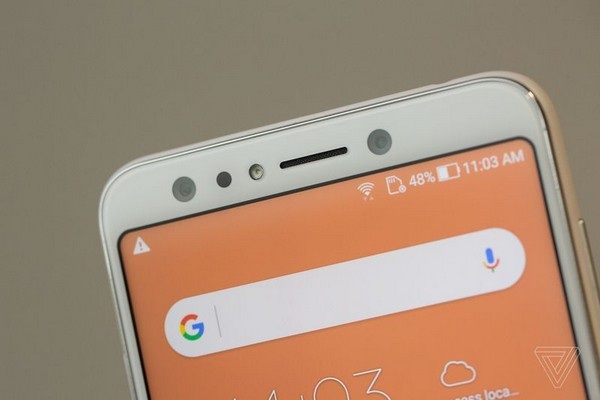Asus ra Zenfone 5Z thiết kế không viền, tích hợp trí tuệ nhân tạo - 8 Cụm camera kép và đèn flash ở mặt trước sản phẩm