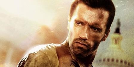 Bất ngờ khi “sao” phải xếp hàng đợi các vai diễn nổi tiếng - 1 Arnold Schwarzenegger mới chính là sao nam đầu tiên được mời vào vai viên cảnh sát John McClane trong “Die hard”. Tuy nhiên, do kẻ phản diện trong “Die hard” nói chất giọng Đức giống với Schwarzenegger nên nam tài tử cho rằng mình không thực sự phù hợp với bộ phim. Và Sylvester Stallone, Harrison Ford, Don Johnson đã lần lượt được nhà sản xuất cất nhắc trước khi vai diễn John McClane về tay Bruce Willis, ngôi sao lúc bấy giờ vẫn đang nổi tiếng với các vai hài hước.