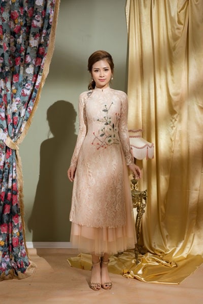 Dương Hoàng Yến dịu dàng trong tà áo dài đón xuân - 2