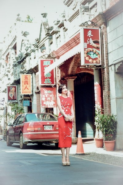 Hoa hậu Đông Nam Á Hồng Tươi tình tứ bên Nam vương quốc tế Hải Quân - 1
Tại cuộc thi Hoa hậu Doanh nhân người Việt châu Á 2018 diễn ra tại Đài Loan, người đẹp đến từ Cần Thơ Trần Hồng Tươi bất ngờ đoạt danh hiệu Hoa hậu Đông nam Á.