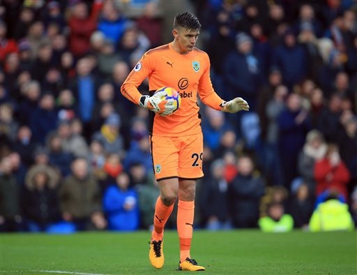 Nick Pope có hàng loạt pha cản phá xuất thần giúp Burnley cầm hòa Man City