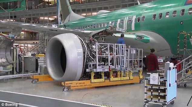 Quy trình lắp ráp máy bay thương mại bán chạy nhất lịch sử Boeing - 5 Phiên bản bay thử của Max 7 sẽ được kiểm tra kỹ lưỡng về mặt hệ thống, động cơ, kỹ thuật ở đường bay của nhà máy Renton và nó sẽ bước vào quá trình thử nghiệm chính thức trong vài tuần tới. Dự kiến, Max 7 sẽ đi vào hoạt động vào năm 2019 sau khi đơn đặt hàng cho hãng Southwest Airlines được bàn giao. (Ảnh: Boeing)