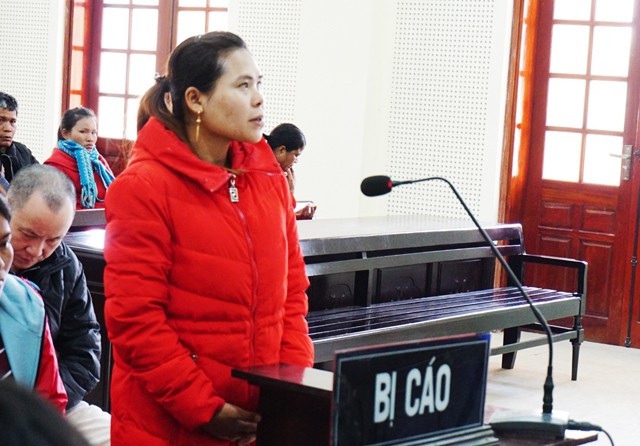 Hám tiền, hai vợ chồng bán cả cháu ruột sang Trung Quốc - 1 Cụt Thị Đào tại phiên tòa