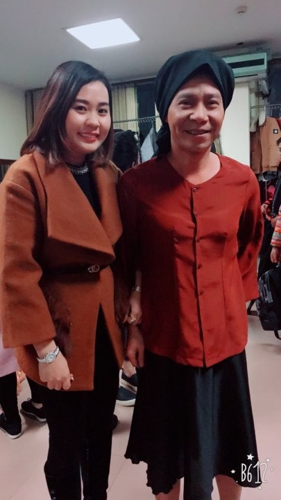 Em gái nuôi của danh hài Quang Thắng lấn sân sang phim ảnh - 2 Kim Oanh cũng thân thiết với danh hài Công Lý. Cô chia sẻ được anh chỉ dạy về diễn xuất rất nhiều.