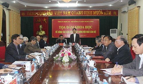 Phát huy vai trò người đứng đầu trong công tác cán bộ - 1
Tọa đàm khoa học về công tác cán bộ và xây dựng đội ngũ cán bộ tổ chức tại Nghệ An ngày 24/11/2017.Ảnh: nghean.gov.vn