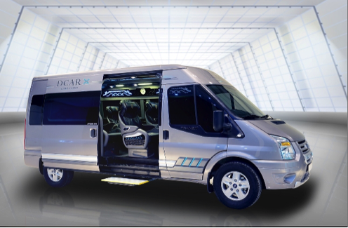 U23 Việt Nam ngồi trên limousine “hàng độc” ở Sài Gòn - 2 Phong cách mạnh mẽ với màu ghi ánh thép
