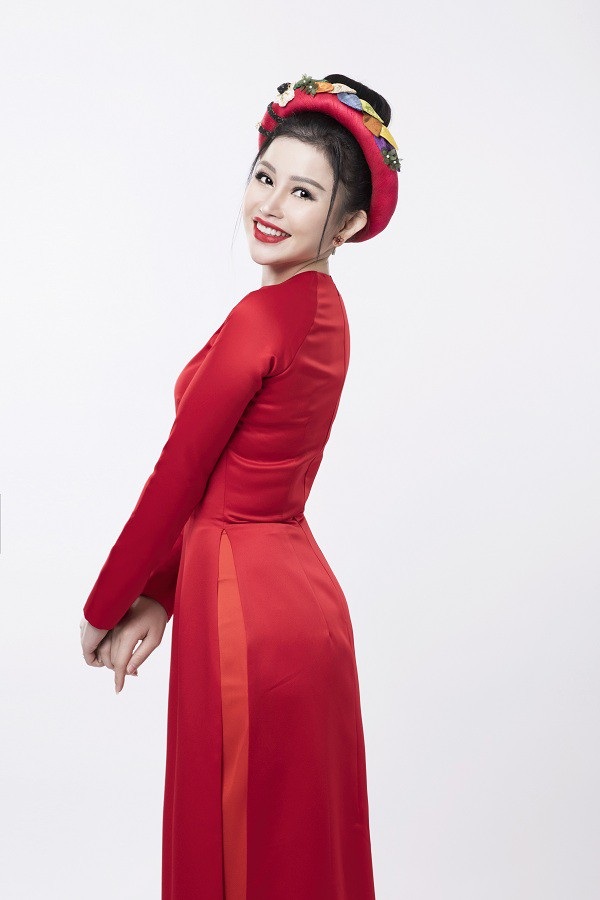 Nhìn lại 1 năm "gặt hái" của Janny Thủy Trần - 2