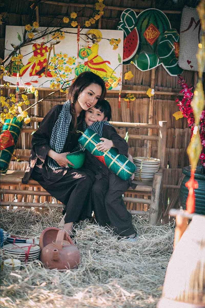 Ngọt ngào bộ ảnh du xuân của mẹ và con gái - 11 Ngọt ngào bộ ảnh du xuân của mẹ và con gái - 11