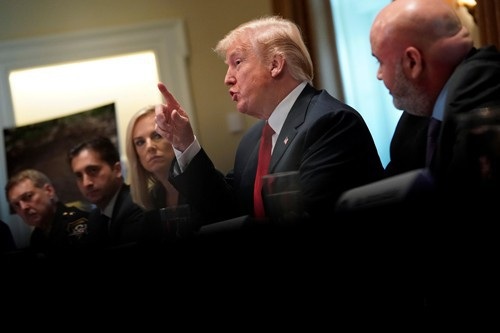Năm 2020 còn xa - 1
Tổng thống Donald Trump tại cuộc họp ở Nhà Trắng hôm 6-2 Ảnh: REUTERS