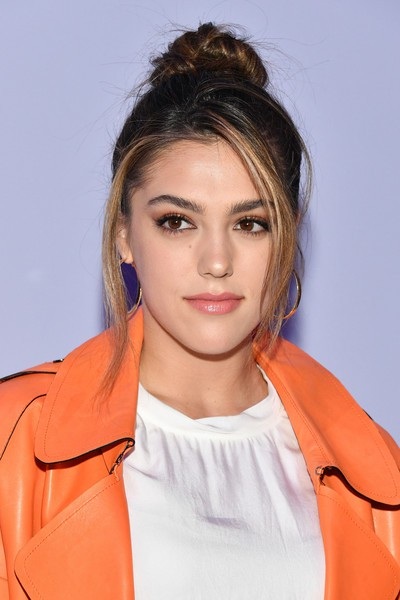 Con gái "Rambo"nổi bật trong sự kiện - 3
Sistine Stallone - người mẫu trẻ 19 tuổi được biết tới vì là con gái của ngôi sao phim hành động Sylvester Stallone