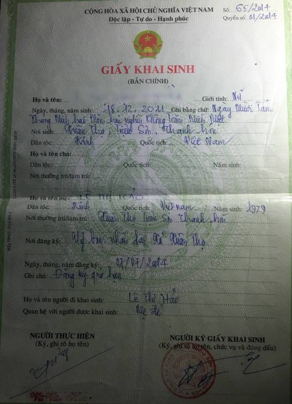 Vụ clip con gái không theo mẹ: Người mẹ lên tiếng - 3
Chị Hảo đã khai sinh cho cháu L.T.D.H. từ năm 2014, phần khai của người cha bị bỏ trống