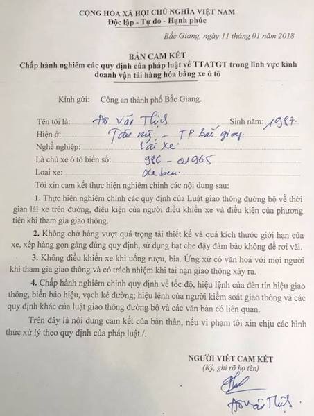 Bắc Giang: Yêu cầu doanh nghiệp, lái xe ký cam kết, quyết liệt chặn xe quá tải! - 2
Các doanh nghiệp vận tải và lái xe ký cam kết chấp hành nghiêm quy định của pháp luật về trật tự an toàn giao thông.