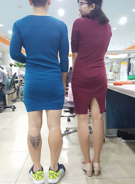 Trước chiến thắng nghẹt thở của Việt Nam, một nam cổ động viên buộc phải thực hiện lời hứa mặc váy để ăn mừng.