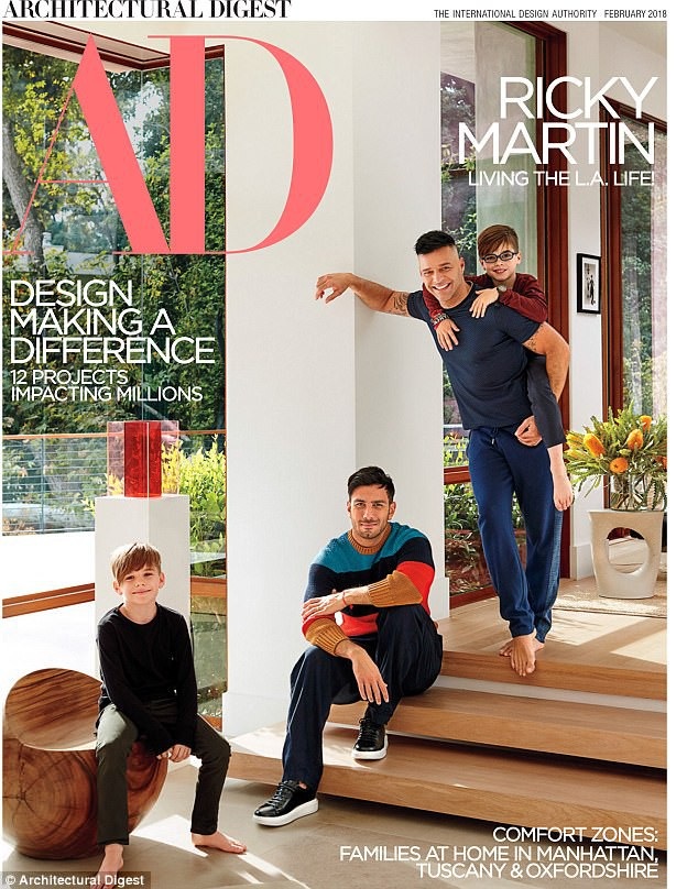 Ricky Martin đã kết hôn với bạn trai đồng giới - 4
Vợ chồng Ricky hiện sống cùng hai con trai trong 1 biệt thự sang trọng trị giá 13,5 triệu USD ở Mỹ
