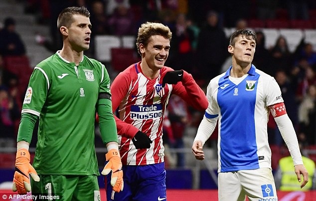Griezmann ghi 4 bàn, Atletico chỉ còn kém Barcelona 4 điểm - 2
Ngôi sao người Pháp ghi 4 bàn, trong chiến thắng 4-0 của Atletico trước Leganes