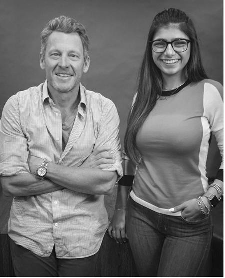 Cựu ngôi sao phim khiêu dâm chia sẻ tình cảm với Lance Armstrong - 1 Người đẹp Mia Khalifa vừa “tái xuất” cùng Lance Armstrong