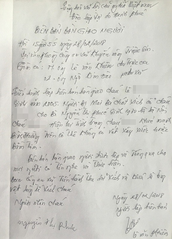 Triệu tập người chú xích cổ cháu bé lớp 5 - 3
Lập biên bản bàn giao cháu N. về cho gia đình quản lý.