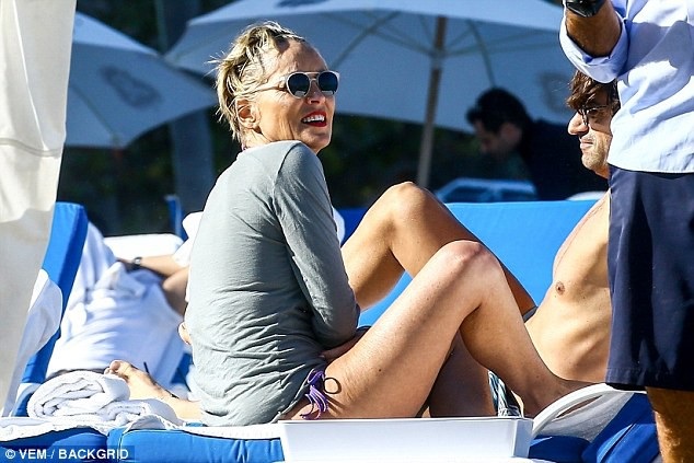 Sharon Stone "xuống sắc" ở tuổi 60 - 5
Sharon Stone từng qua 2 lần đò và có 3 con trai nuôi