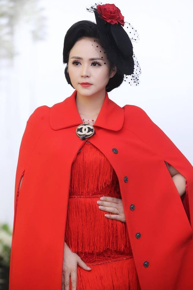 Nữ hoàng Hoa hồng Bùi Thị Thanh Hương khoe nhan sắc ngọt ngào - 8 Nữ hoàng Hoa hồng Bùi Thị Thanh Hương khoe nhan sắc ngọt ngào - 8