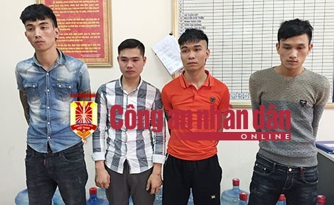 Hà Nội: Bắt giữ 4 đối tượng chém cô gái, cướp xe Piaggio - 1 Các đối tượng trong vụ án.