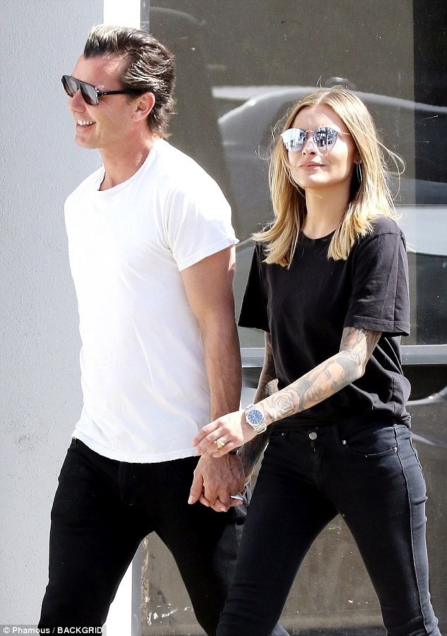 Gavin Rossdale hạnh phúc bên bạn gái kém 24 tuổi - 4
Trước đó Gavin Rossdale ly dị ca sỹ Gwen Stefani vào năm 2016 sau 14 năm chung sống hạnh phúc