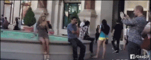 Tai nạn bất ngờ khi tạo dáng để chụp ảnh