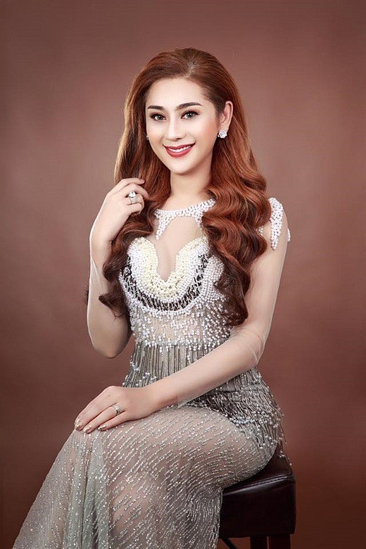 Thăng trầm của những gương mặt chuyển giới đình đám nhất showbiz Việt - 7 Tuy có được một nhan sắc xinh đẹp sau khi chuyển giới nhưng sự nghiệp của Lâm Khánh Chi không mấy thành công. Các hoạt động nghệ thuật cũng không nhiều và gần như là “đuối sức” trong việc cố gắng gầy dựng lại sự nghiệp với hình ảnh một cô gái.