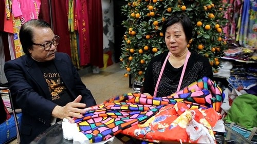 Cuộc sống của “Chí Phèo” Bùi Cường sau 36 năm - 5
Bùi Cường nói về vợ với giọng yêu thương, trân trọng và đầy hóm hỉnh
