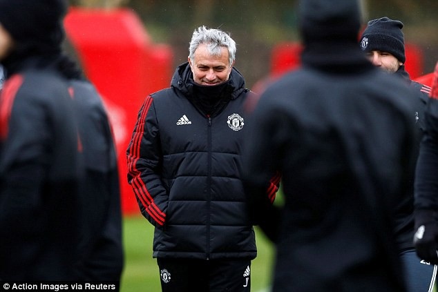 Pobga không tập cùng các cầu thủ MU trước trận chiến gặp Sevilla - 9
Mourinho cho biết trận đấu trước mắt rất khó khăn nhưng ông và các học trò vẫn tập luyện khá thoải mái